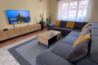 Obývačka s LCD TV, Dovolenkový Dom Lutra Montana Pieniny***, Reľov