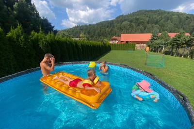 Vonkajší bazén, Dovolenkový Dom Lutra Montana Pieniny***, Reľov