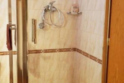 Apartmán 2 - kúpeľňa so sprchovacím kútom, Chata Hradište, Belá - Dulice