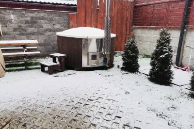 Kúpacia kaďa, Kanadský zrub, Kostolná Ves