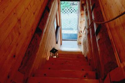 Schodisko, Kanadský zrub, Kostolná Ves