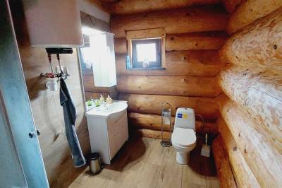 Kúpeľňa so sprchovacím kútom, Kanadský zrub, Kostolná Ves