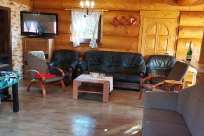 Obývačka s gaučami a stolným futbalom, Kanadský zrub, Kostolná Ves