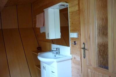 Vybavenie kúpeľne, Chata 405**, Stará Lesná