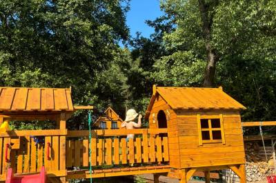 Detské ihrisko, Chaty ForRest, Valča