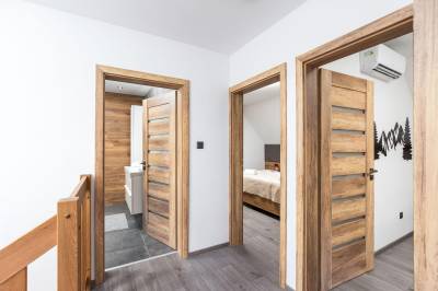 Chata Oáza, Chata Zátišie , Chata Háj - poschodie, Chaty ForRest, Valča