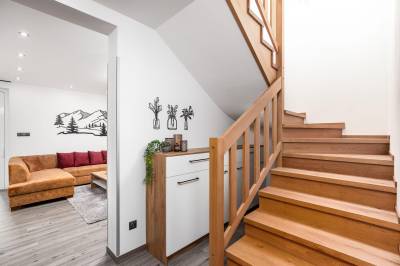 Chata Oáza, Chata Zátišie , Chata Háj - schodisko, Chaty ForRest, Valča