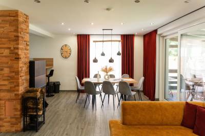 Chaty ForRest, Valča