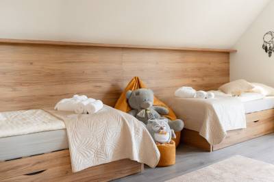 Izba, Chaty ForRest, Valča