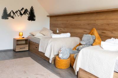 Izba, Chaty ForRest, Valča