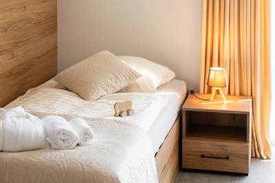 Izba, Chaty ForRest, Valča