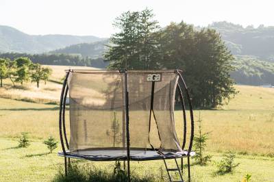 Trampolína, Chaty ForRest, Valča