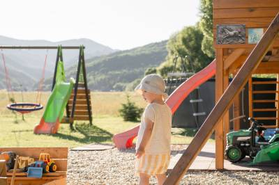 Detské ihrisko, Chaty ForRest, Valča