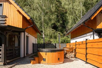 Relaxačná zóna s kúpacou kaďou, Chaty ForRest, Valča