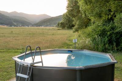 Bazén, Chaty ForRest, Valča
