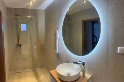 Kúpeľňa so sprchovacím kútom, Chata u Jozefa Mlynky, Mlynky