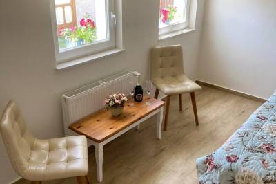 Sedenie, Chalupa v záhrade, Turčianske Teplice