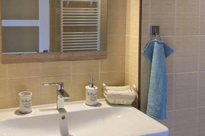 Vybavenie kúpeľne, Chalupa v záhrade, Turčianske Teplice