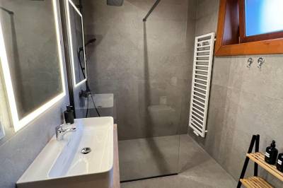 Kúpeľňa so sprchovacím kútom, Chata Vojtek, Terchová