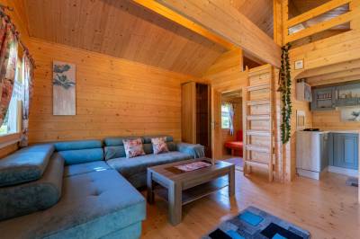 Obývačka s gaučom, Chatka Kolibaba, Leštiny