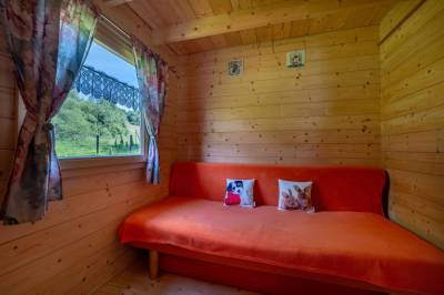 Gauč, Chatka Kolibaba, Leštiny