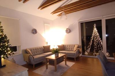 Obývačka s gaučom, Domček pod lesíkom, Hôrka