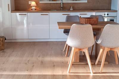 Kuchyňa s jedálenským sedením, Domček pod lesíkom, Hôrka