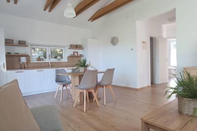 Kuchyňa s jedálenským sedením, Domček pod lesíkom, Hôrka