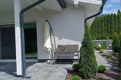 Lavička, Domček pod lesíkom, Hôrka