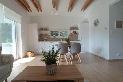 Kuchyňa s jedálenským sedením, Domček pod lesíkom, Hôrka