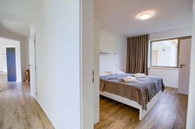 Spálňa, Pekné časy na Hlobišove, Hronec