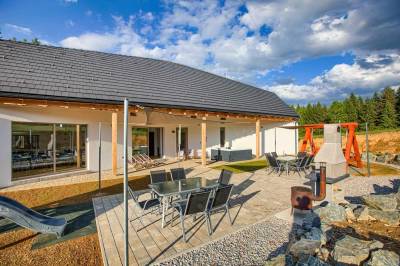 Terasa so sedením, Pekné časy na Hlobišove, Hronec