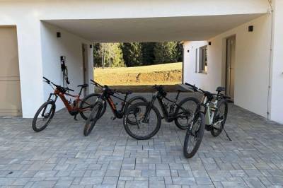 E-biky, Pekné časy na Hlobišove, Hronec