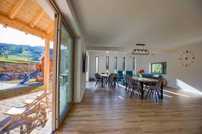 Jedáleň, Pekné časy na Hlobišove, Hronec