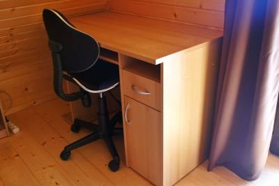 Pracovný stôl, Chata pri Kaštieli, Necpaly