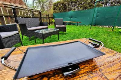 Chata pri Kaštieli, Necpaly