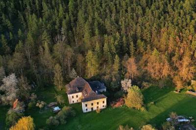 Chata pri Kaštieli Longevity Nature Retreat, Necpaly