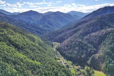Chata pri Kaštieli Longevity Nature Retreat, Necpaly