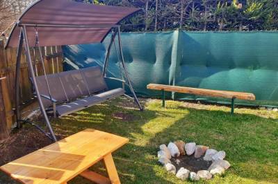 Chata pri Kaštieli, Necpaly