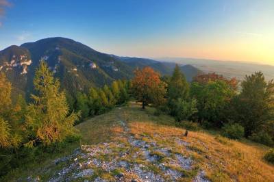 Chata pri Kaštieli, Necpaly
