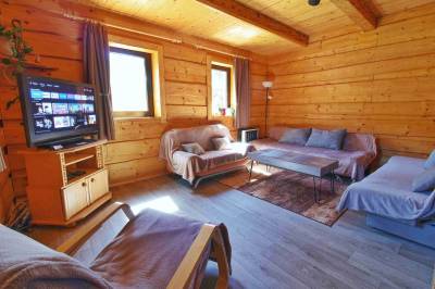 Chata pri Kaštieli, Necpaly