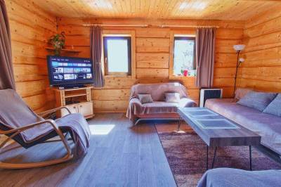 Chata pri Kaštieli, Necpaly