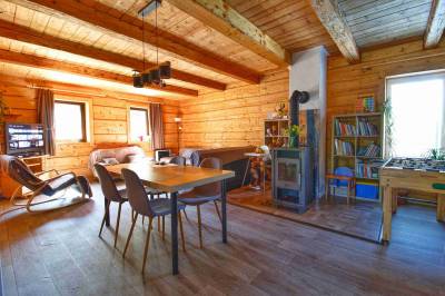 Chata pri Kaštieli, Necpaly