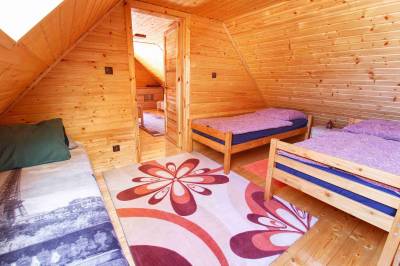 Chata pri Kaštieli, Necpaly