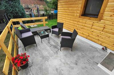 Nová terasa a čoskoro aj so zastrešením!, Chata pri Kaštieli, Necpaly