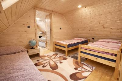 Chata pri Kaštieli Longevity Nature Retreat, Necpaly