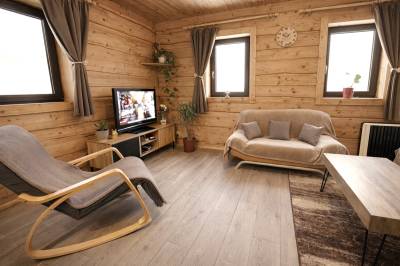 Chata pri Kaštieli Longevity Nature Retreat, Necpaly