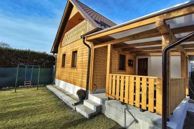 Chata pri Kaštieli Longevity Nature Retreat, Necpaly