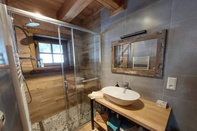 Kúpeľňa so sprchovacím kútom a WC, Chata Rabčice, Rabčice