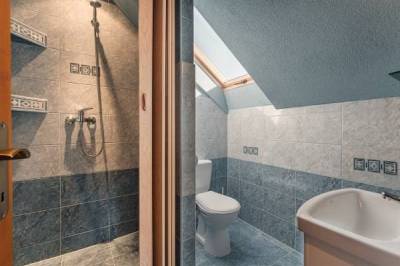 Kúpeľňa so sprchovacím kútom a WC, Privát u Dany, Ždiar